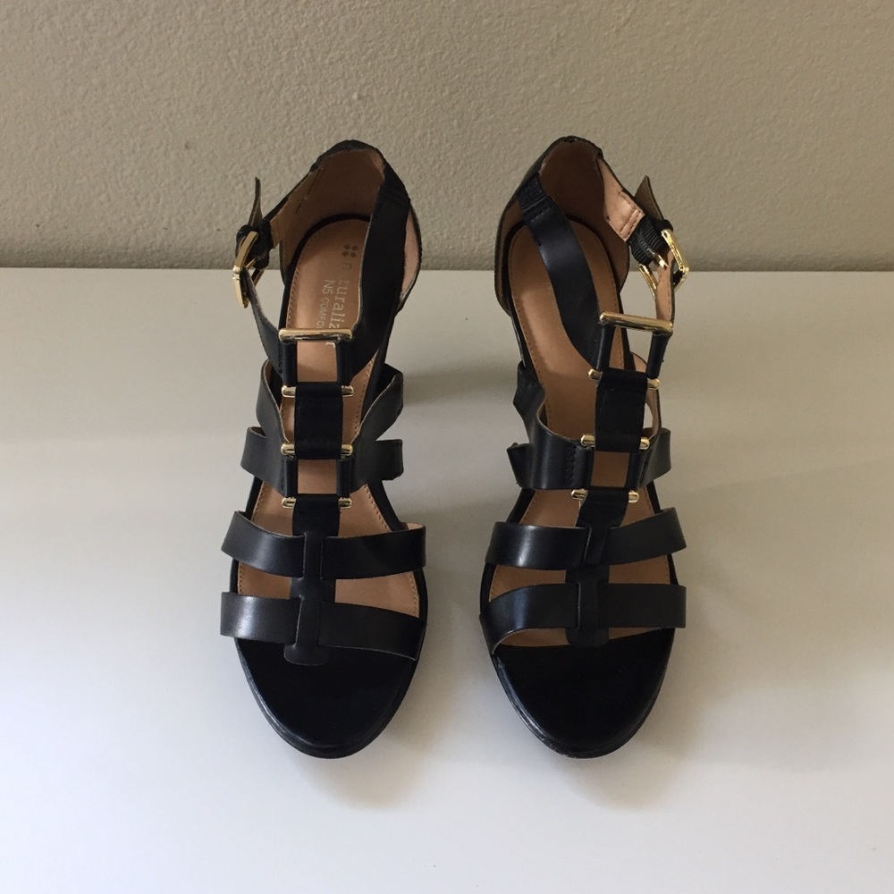 Naturalizer black heels